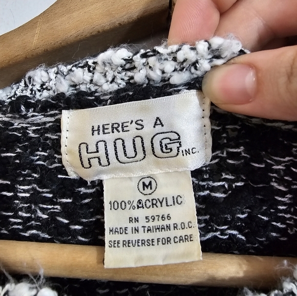 Vintage Here's A Hug Funky Floral Sweater - Picture 3 of 3